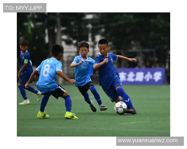 足球天才DW的崛起之路：从青训场到世界舞台的华丽蜕变